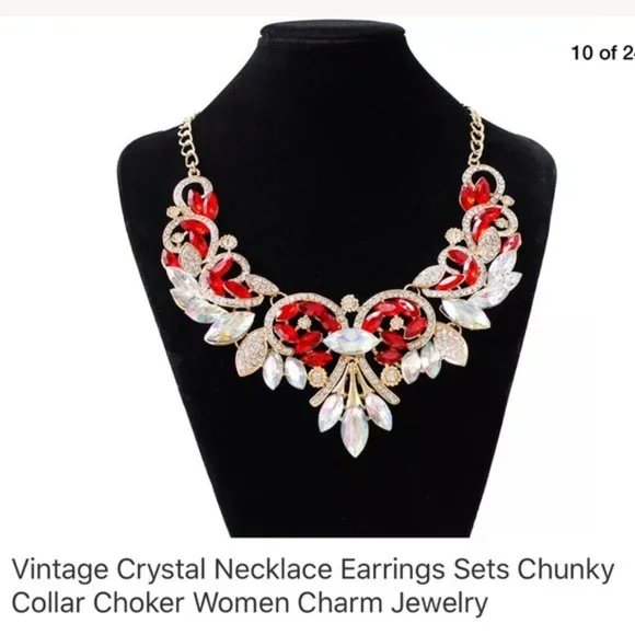 NWT Brand New Very Beautiful Big Chunky Charm Necklace - Picture 4 of 6